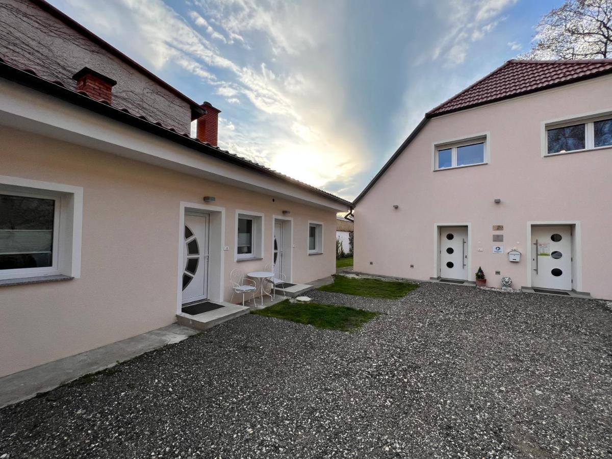 Apartamento Om Yoga Center Slovenska Bistrica Exterior foto